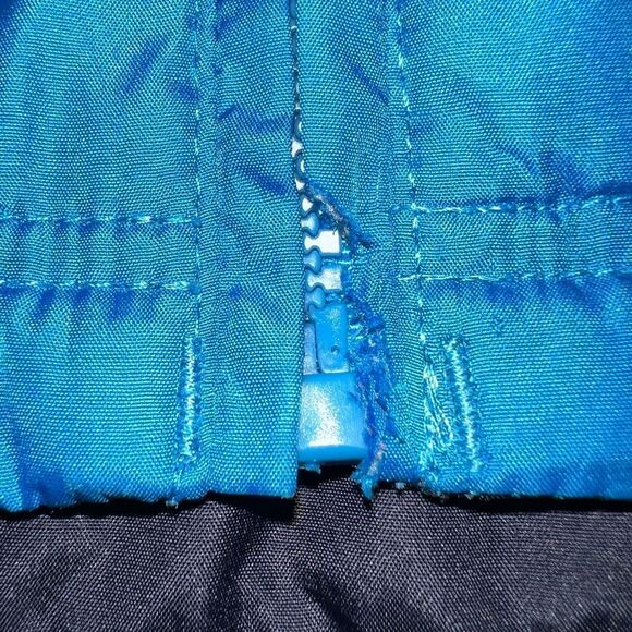 Thin Winter Jacket ~ 12 Months ~ OshKosh ~ GUC ~ Blue - Picture 4 of 4